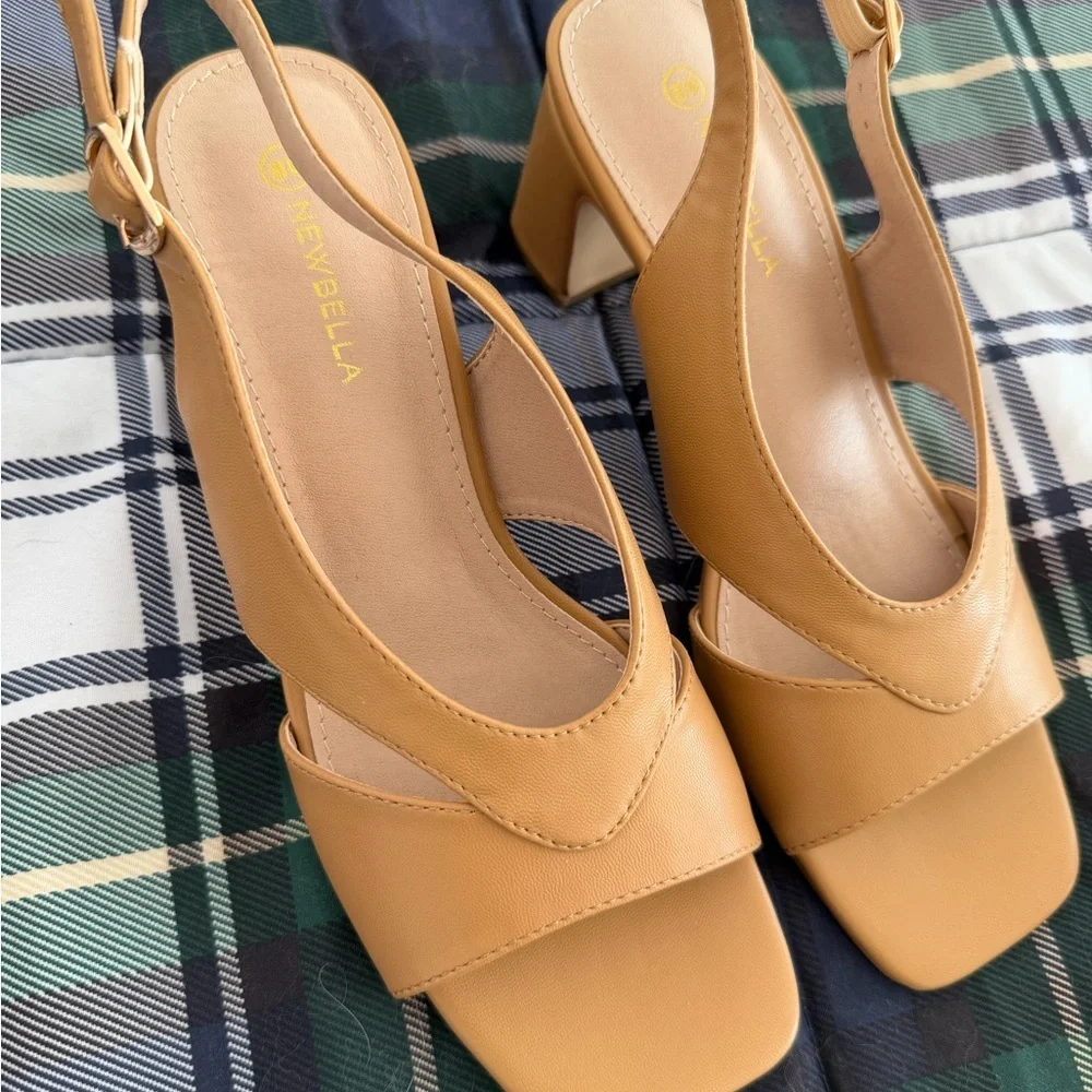 Chic Tan Slingback Heels - size 6 / never worn
